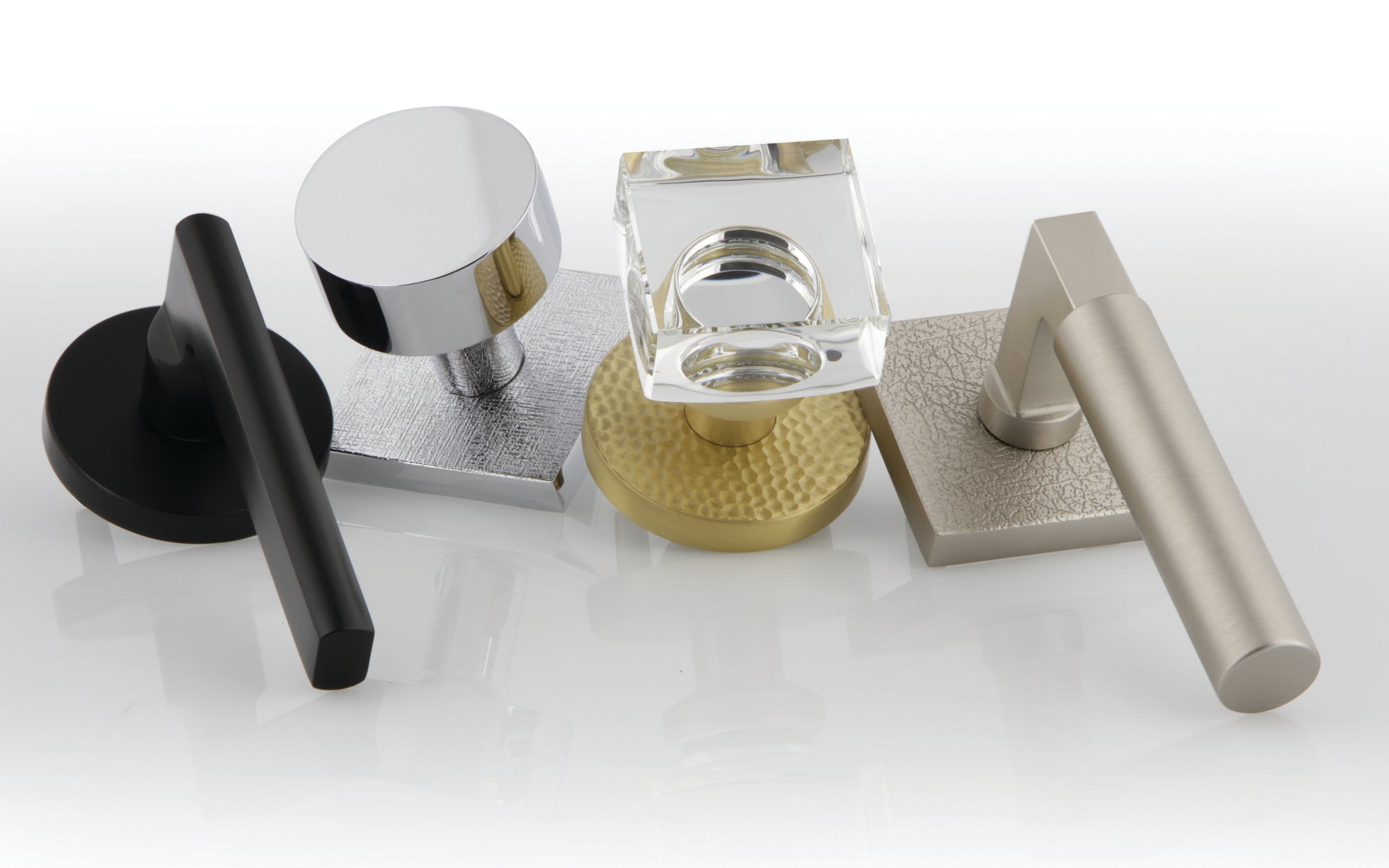 Achieving High-End Looks with Viaggio Door Knobs and Accessories in 2024