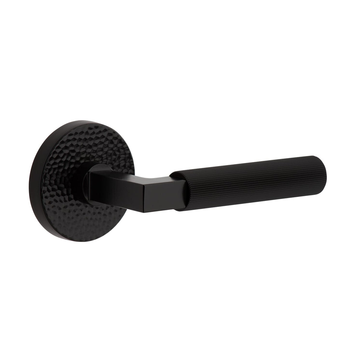 Circolo Hammered Rosette with Contempo Fluted Lever in Satin Black