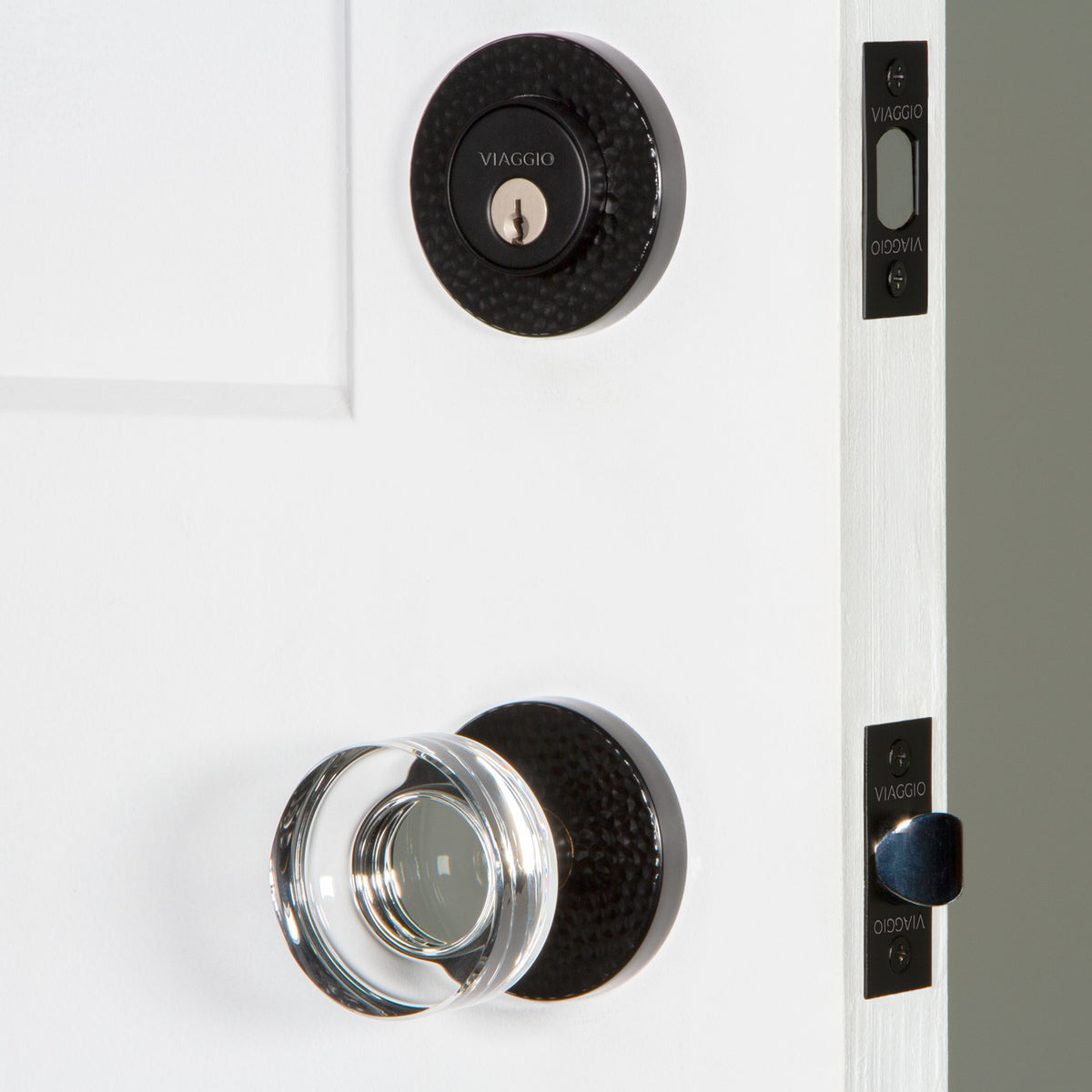 Circolo Hammered Rosette Entry Set with Circolo Crystal Knob in Satin Black
