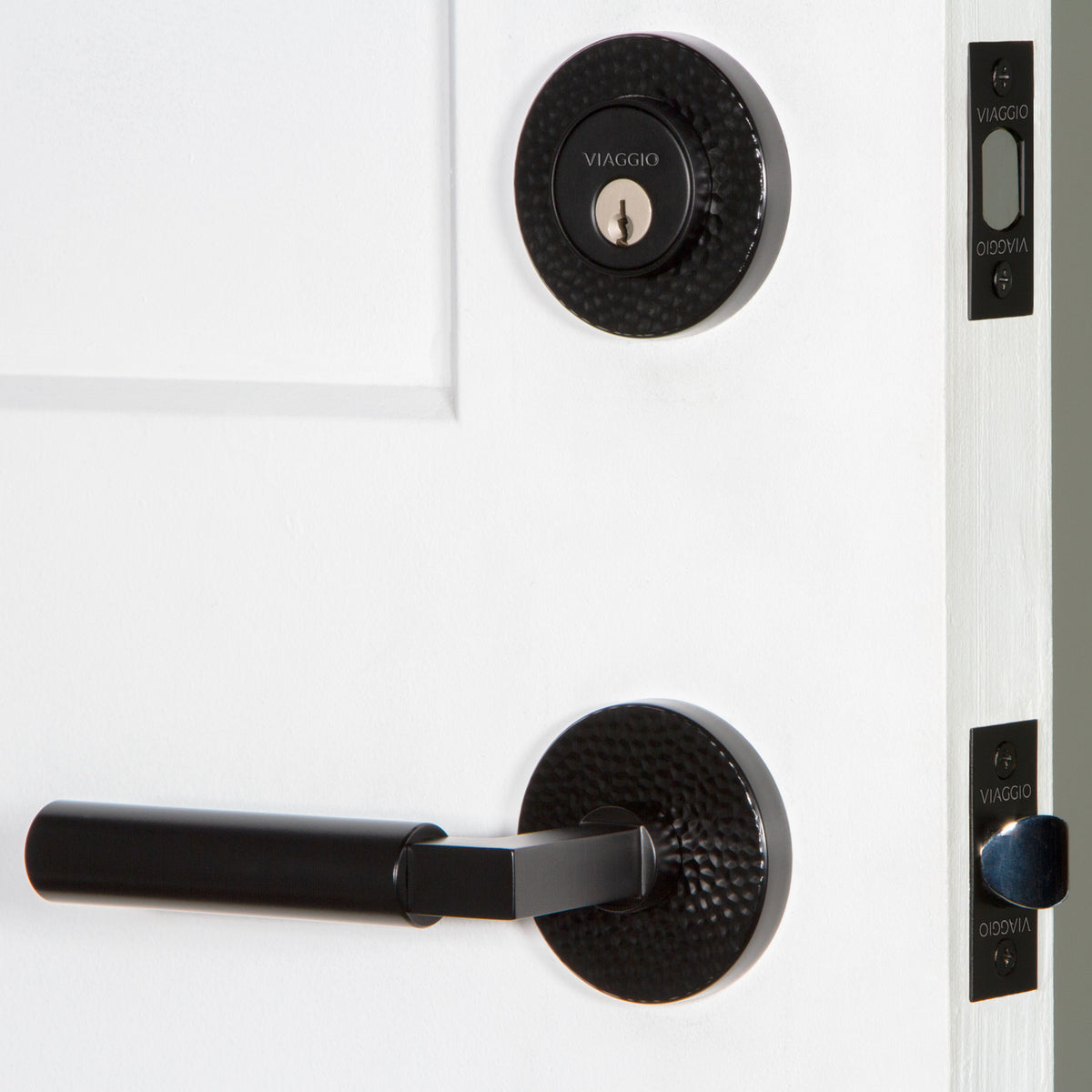 Circolo Hammered Rosette Entry Set with Contempo Lever in Satin Black