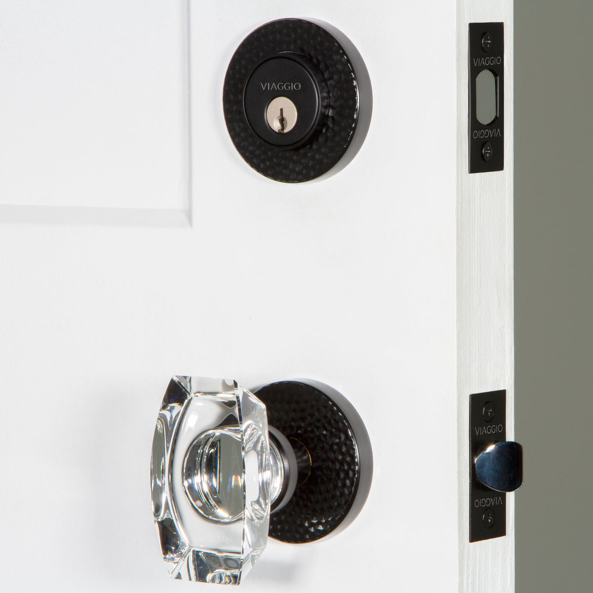 Circolo Hammered Rosette Entry Set with Stella Knob in Satin Black