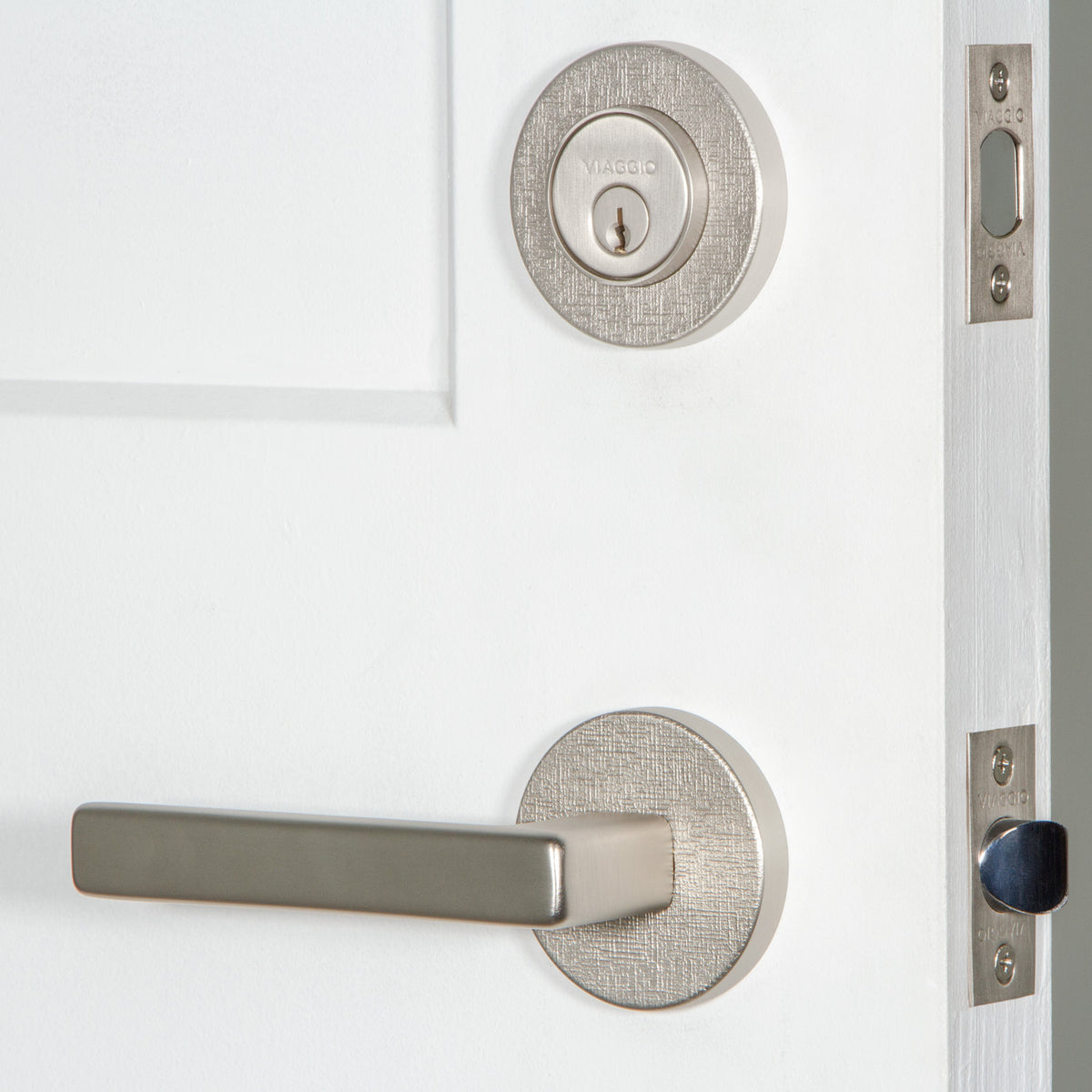 Circolo Linen Rosette Entry Set with Lusso Lever in Satin Nickel