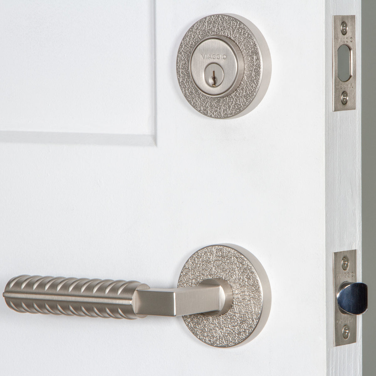 Circolo Leather Rosette Entry Set with Contempo Rebar Lever in Satin Nickel