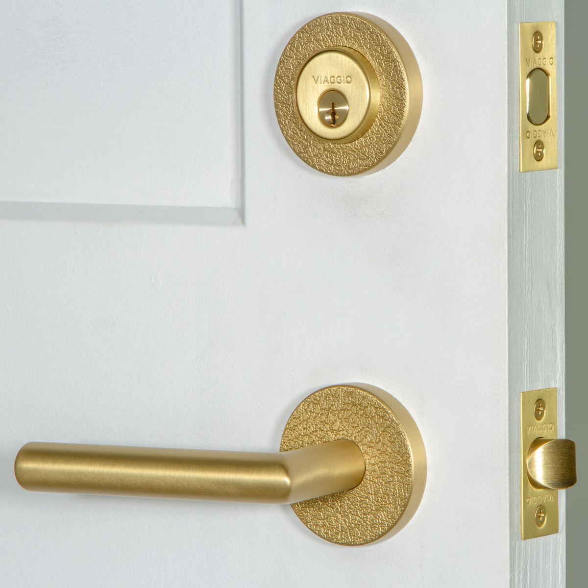 Circolo Leather Rosette Entry Set with Moderno Lever in Satin Brass
