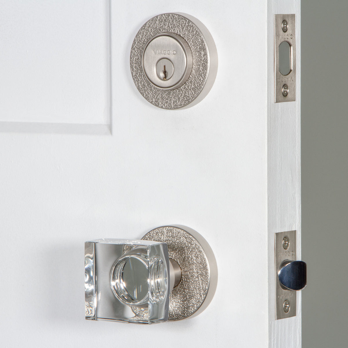 Circolo Leather Rosette Entry Set with Quadrato Crystal Knob in Satin Nickel