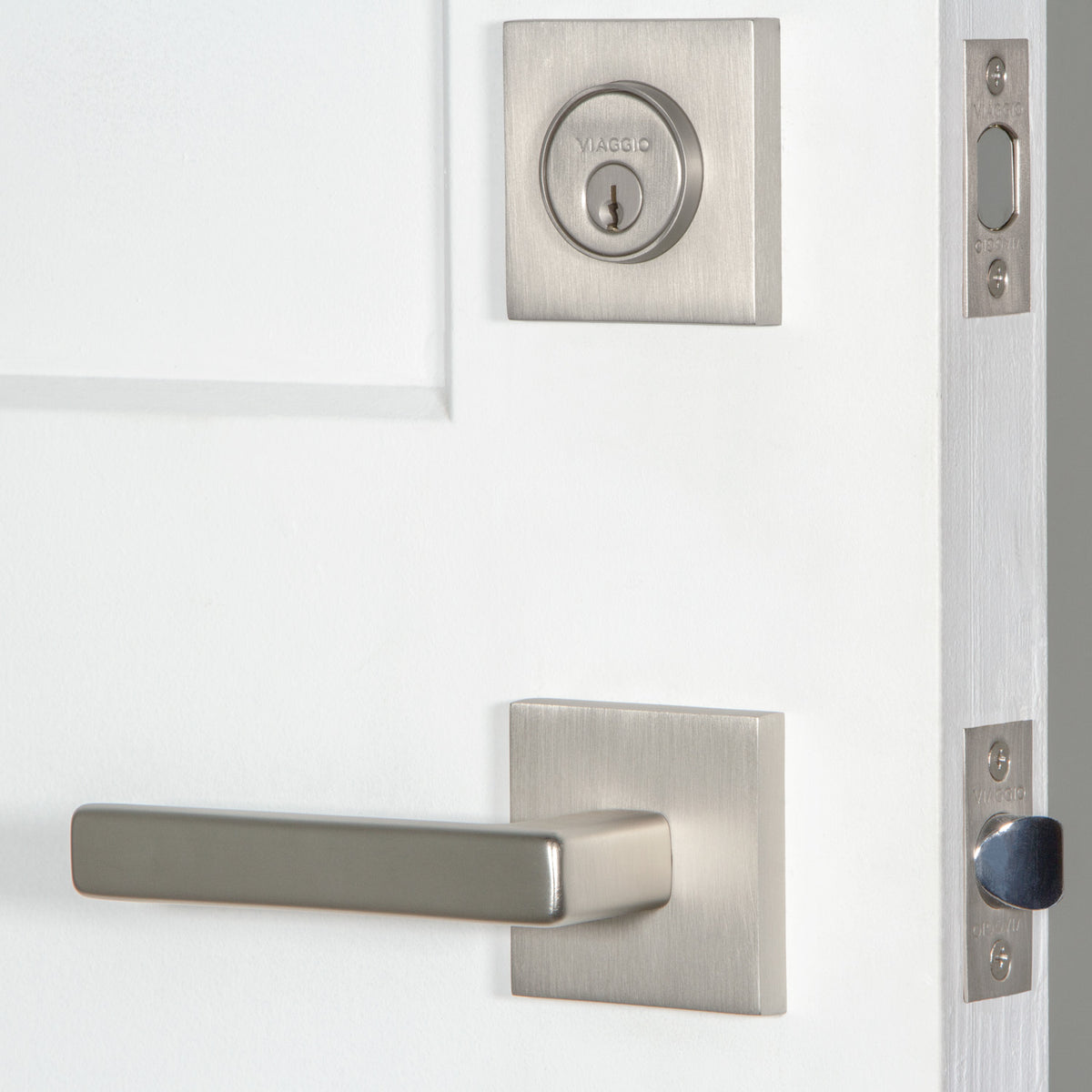 Quadrato Rosette Entry Set with Lusso Lever in Satin Nickel
