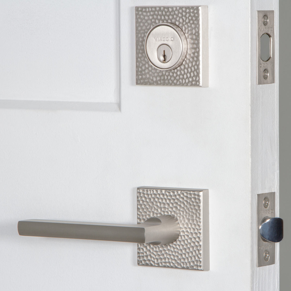 Quadrato Hammered Rosette Entry Set with Milano Lever in Satin Nickel