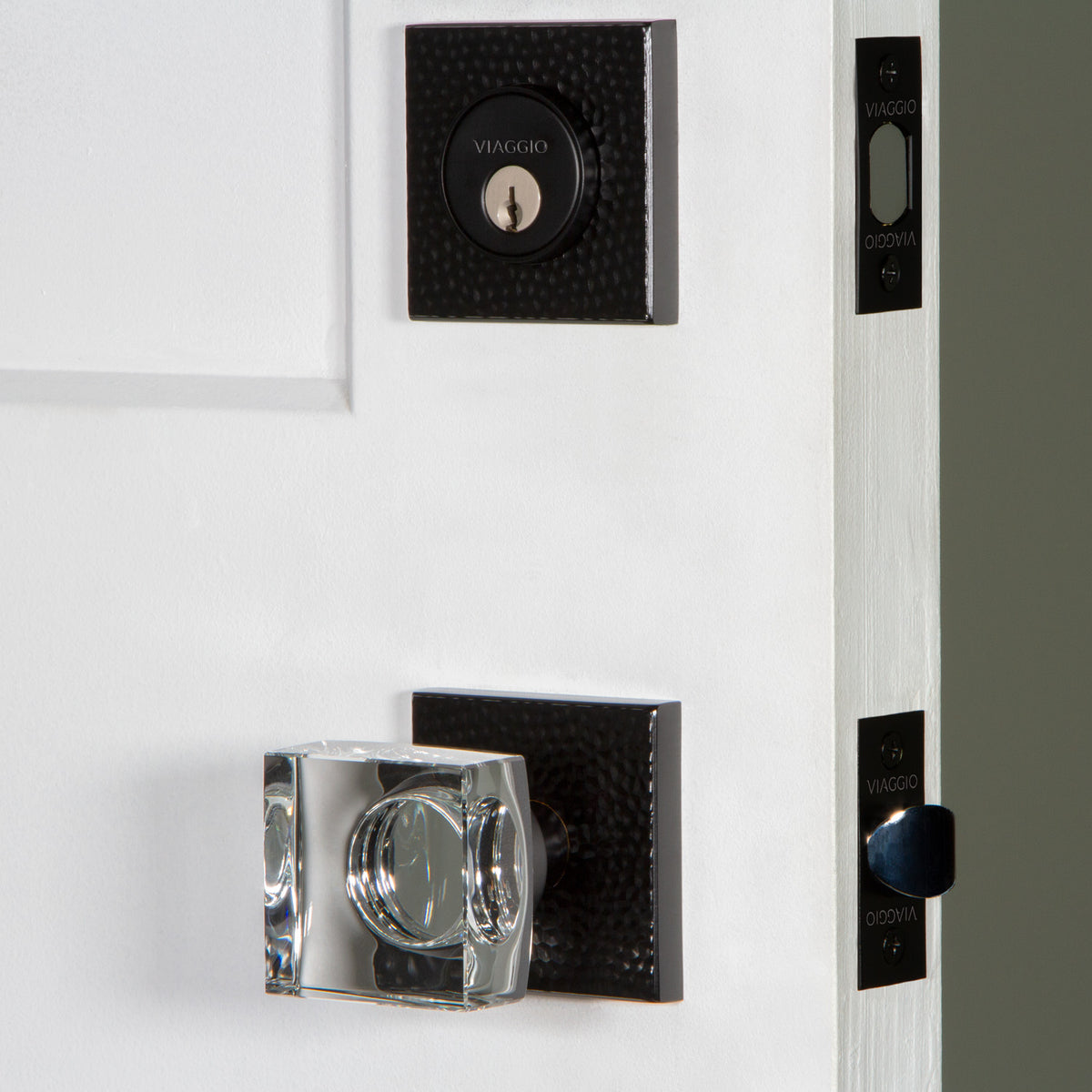 Quadrato Hammered Rosette Entry Set with Quadrato Crystal Knob in Satin Black