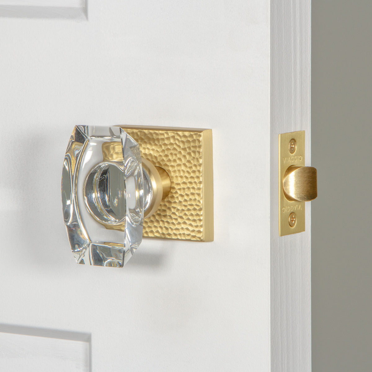 Quadrato Hammered Rosette with Stella Crystal Knob in Satin Brass
