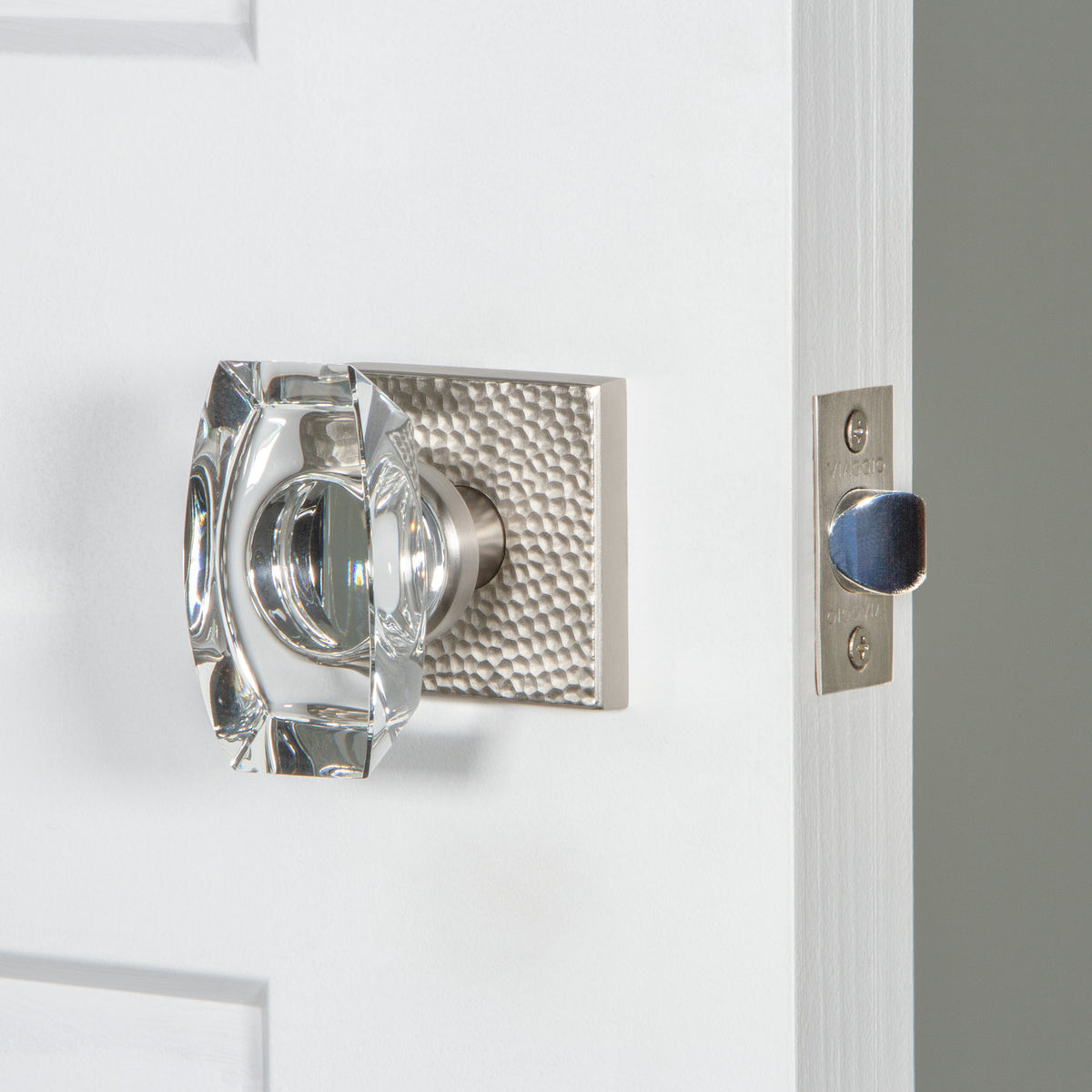 Quadrato Hammered Rosette with Stella Crystal Knob in Satin Nickel