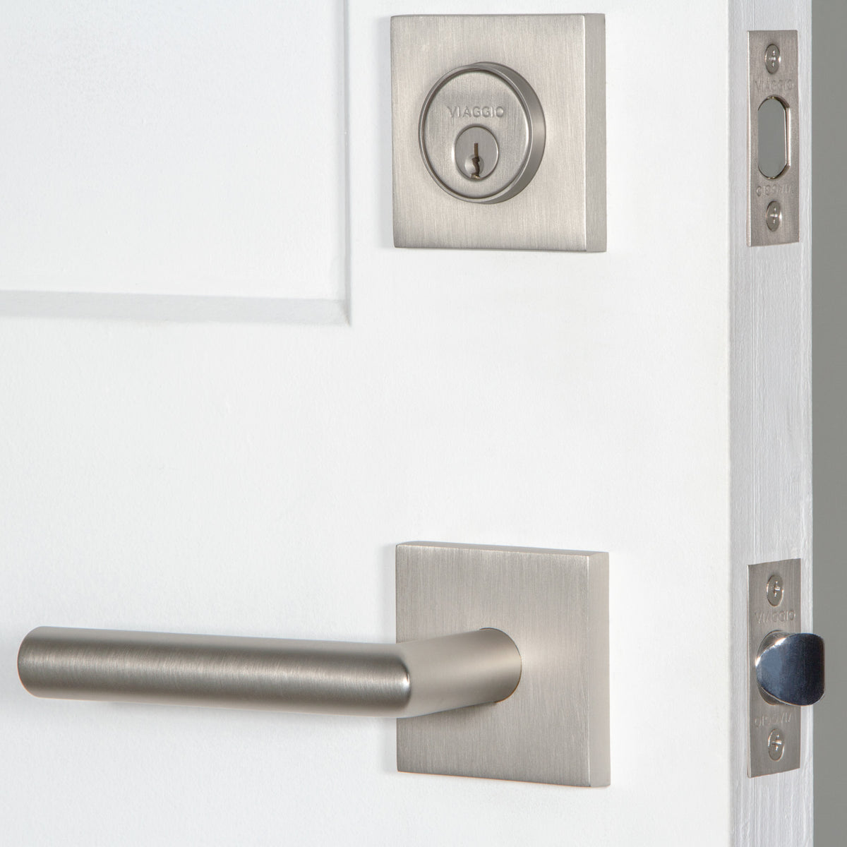 Quadrato Rosette Entry Set with Moderno Lever in Satin Nickel